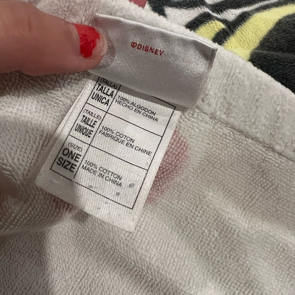 Vintage Disney Store Minnie Mouse Beach Towel - Picture 6 of 6